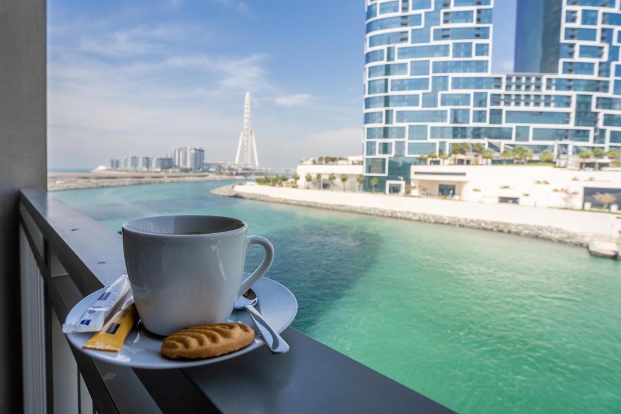 Waves Holiday Home - Waterfront Apartment With Breathtaking Sea Views Dubai Exterior foto