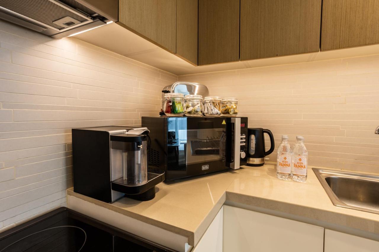 Waves Holiday Home - Waterfront Apartment With Breathtaking Sea Views Dubai Exterior foto