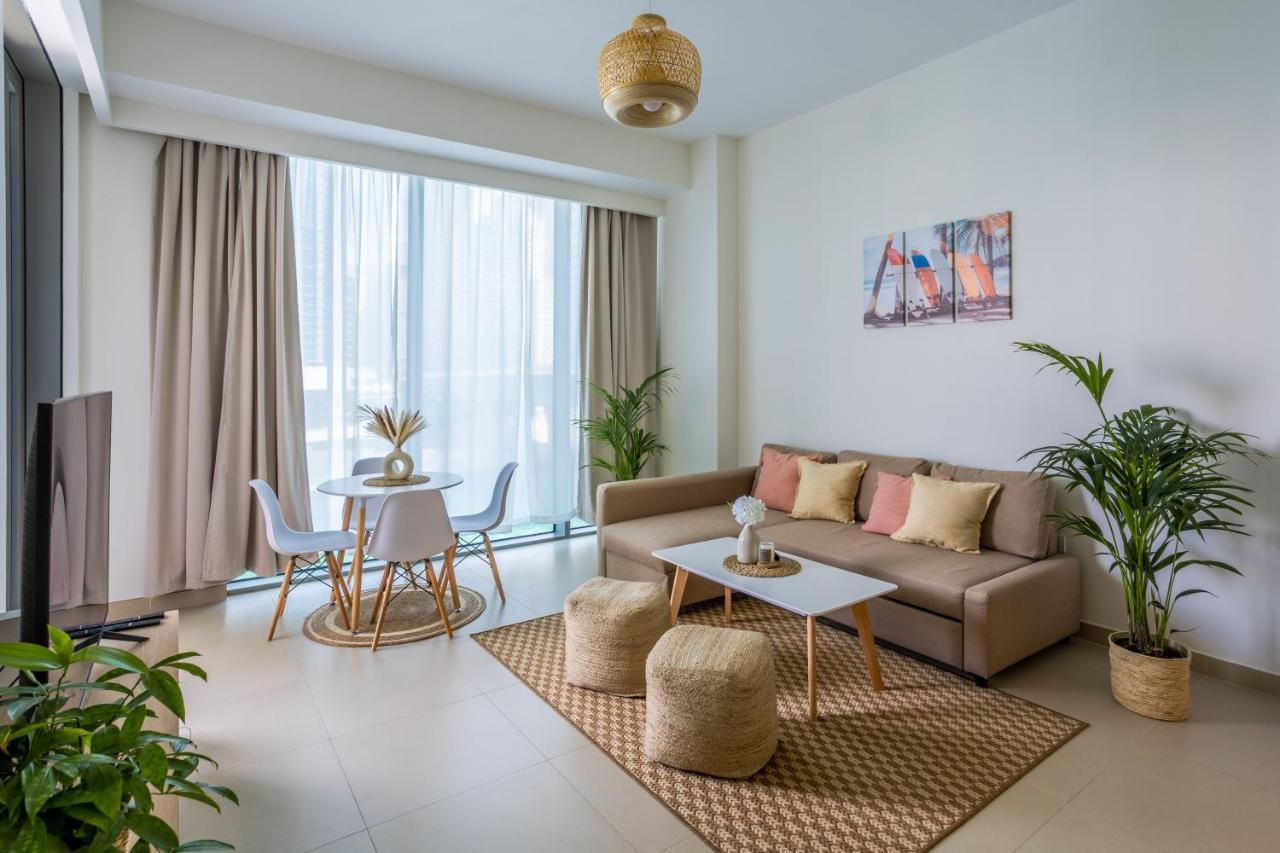 Waves Holiday Home - Waterfront Apartment With Breathtaking Sea Views Dubai Exterior foto